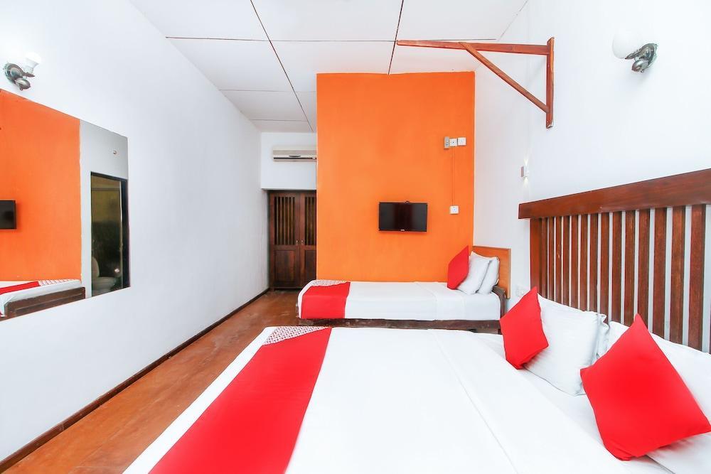 Ceylonica Beach Hotel Негомбо Экстерьер фото