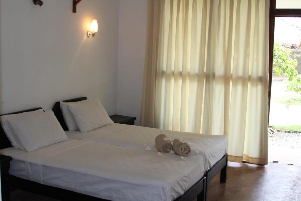Ceylonica Beach Hotel Негомбо Экстерьер фото